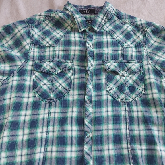 Eighty Eight Platinum Short Sleeve Flannel Button Up Plaid Shirt, Small - Picture 2 of 9